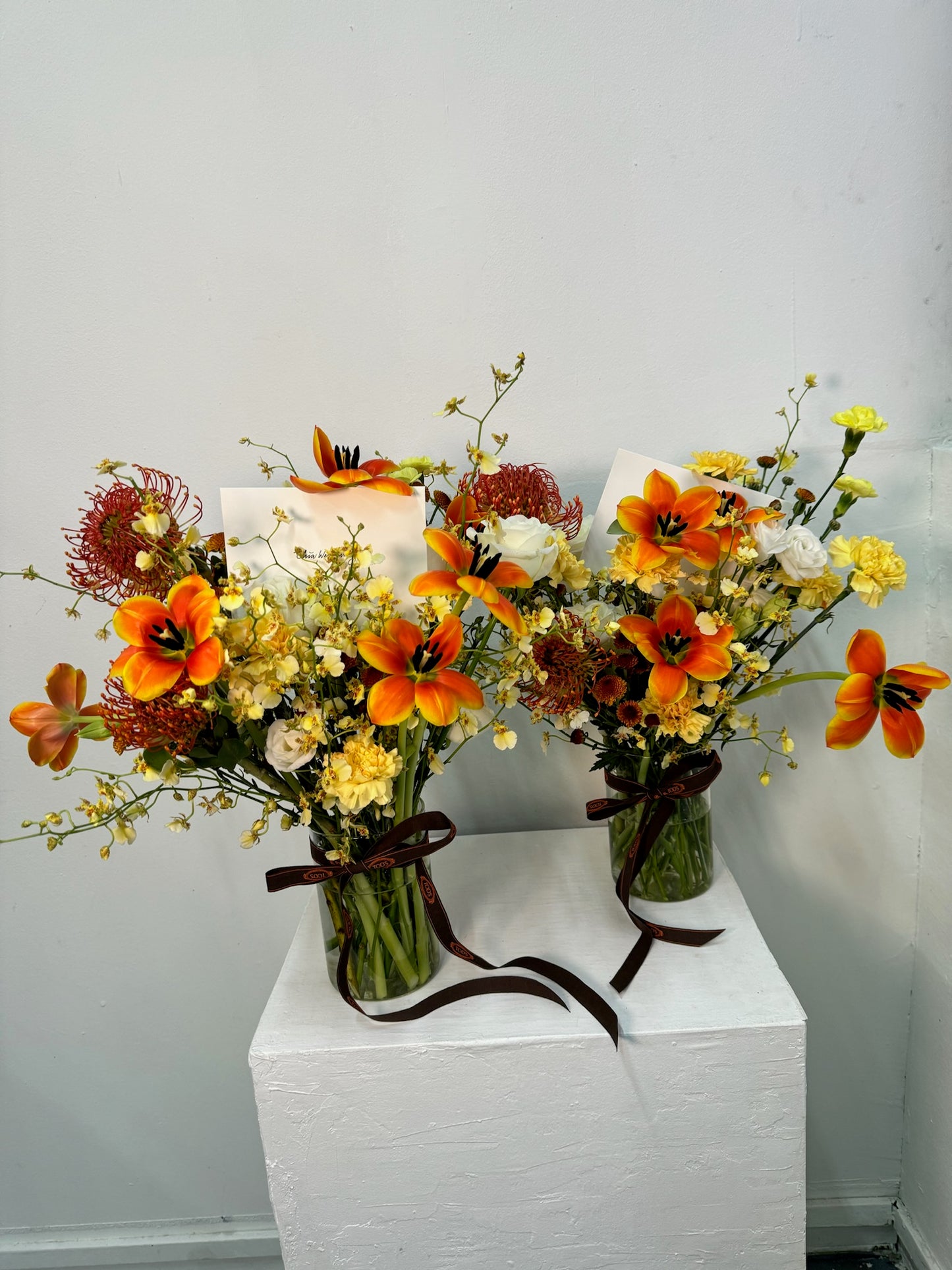 SEASONAL PICK VASE
