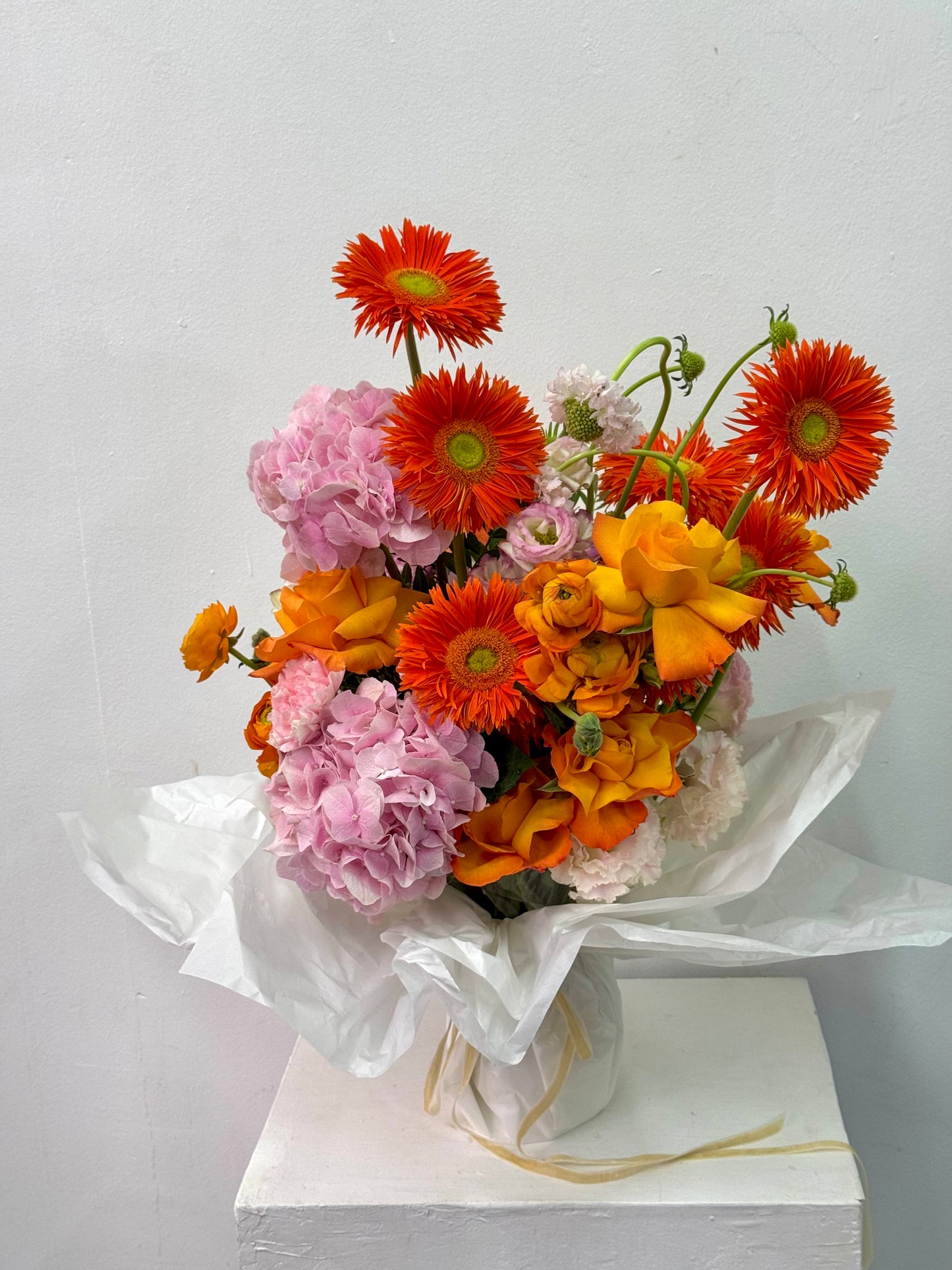 CONTEMPORARY VASE ARRANGEMENT