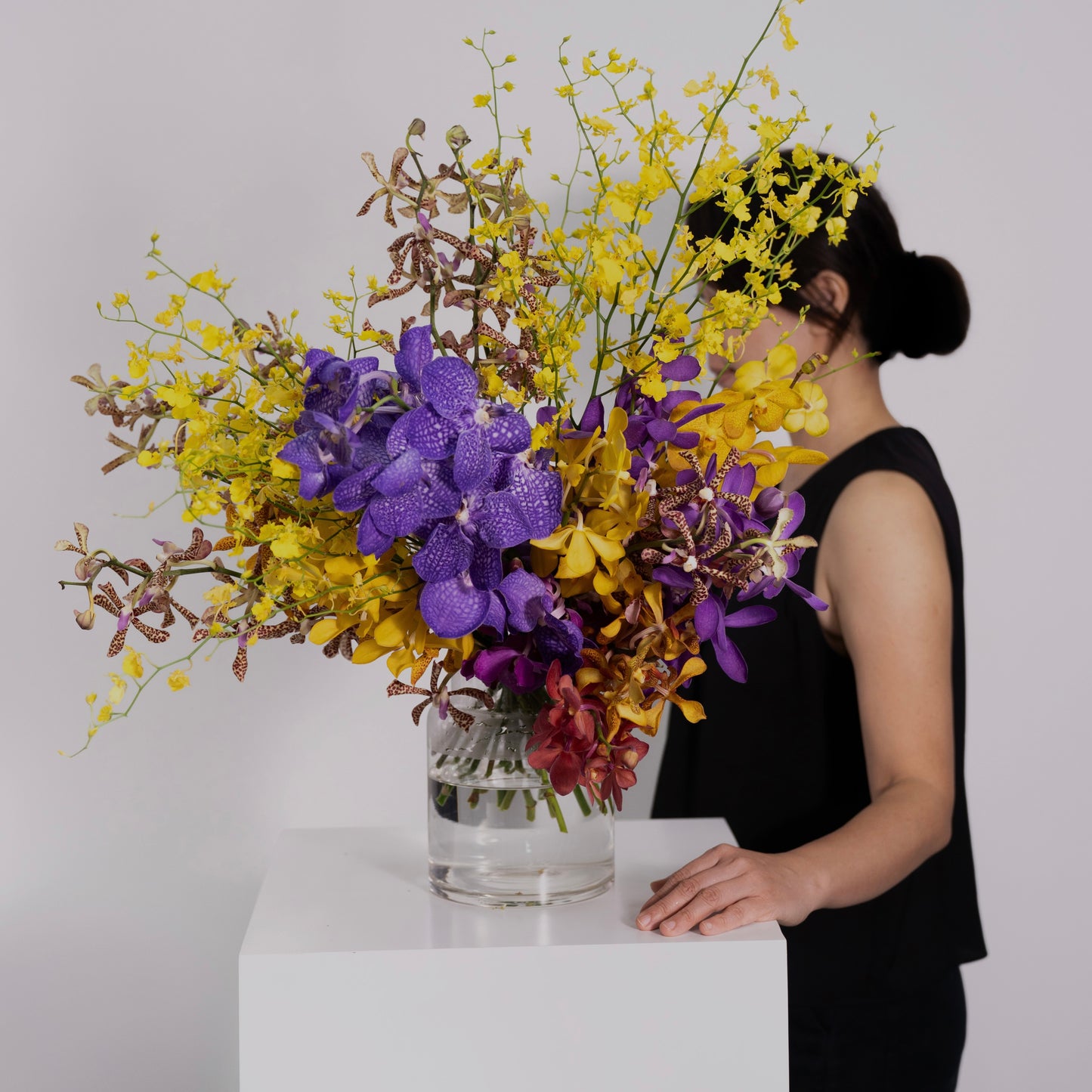 ORCHID RUSH VASE